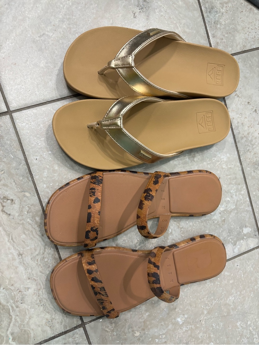 Bundle of Reef Flip Flops size 7